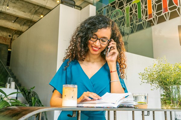 Comment la culture numérique redéfinit-elle nos interactions sociales ?